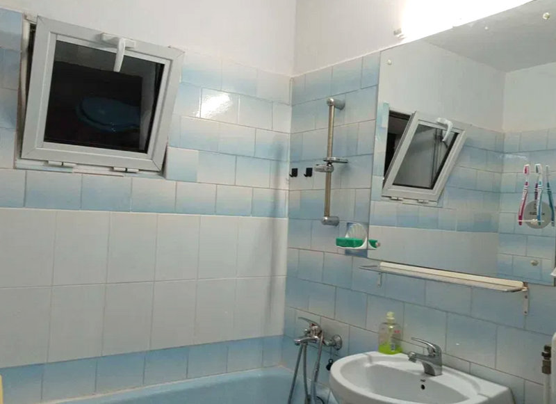 Berceni, Piata Sudului, Sun Plaza, Sos. Oltenitei, 2 balcoane, bloc 1984